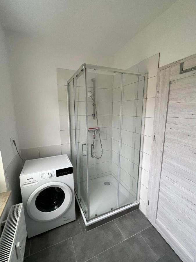 Modern Eingerichtet-Stadtnah-Ferienwohnung Mit Geschirrspueler Und Waschmaschine Friedland  Buitenkant foto