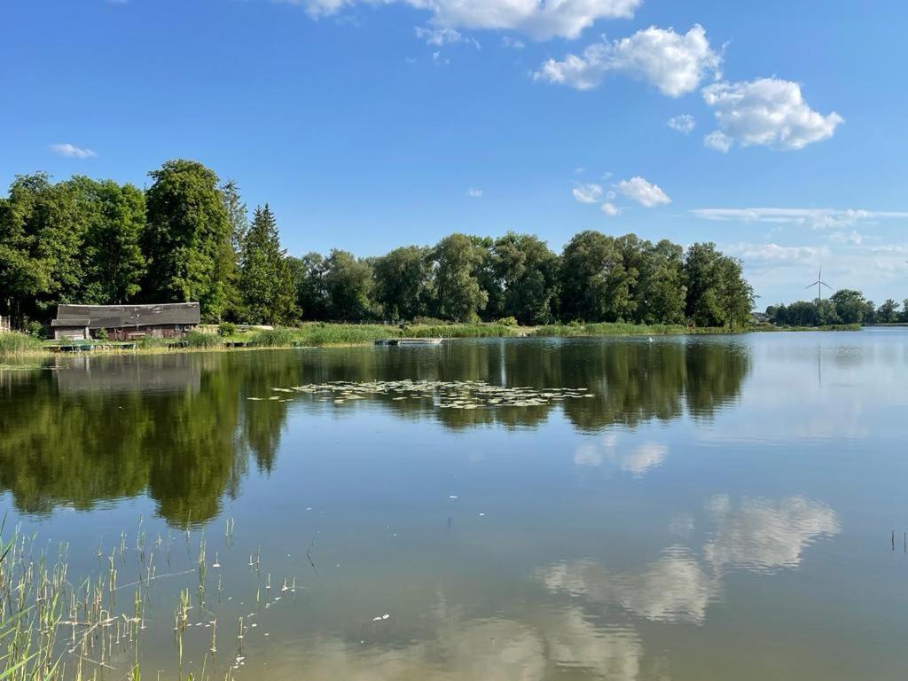 Modern Eingerichtet-Stadtnah-Ferienwohnung Mit Geschirrspueler Und Waschmaschine Friedland  Buitenkant foto